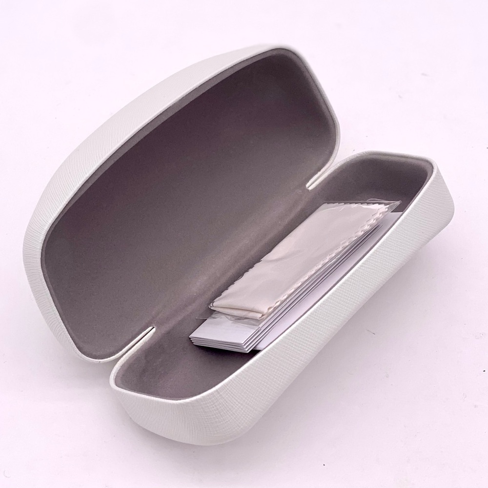 Michael Kors Oversized Sunglasses Case
Hard Clam Shell White